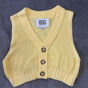 BDG Urban Outfitters Sweater Vest XS Crop Top Ribbed Button Yellow Preppy EUC